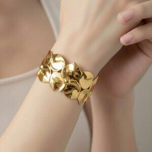 304 Stainless Steel Bracelets High Quality Fashionable Hollow Ring Design Bangle